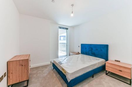 3 bedroom flat to rent - Photo 4