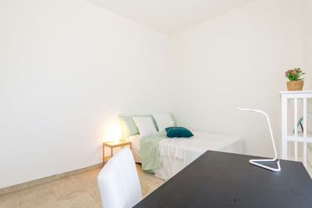 Piazza Simone Bolivar, Milan, Lombardy 20146 - Photo 2