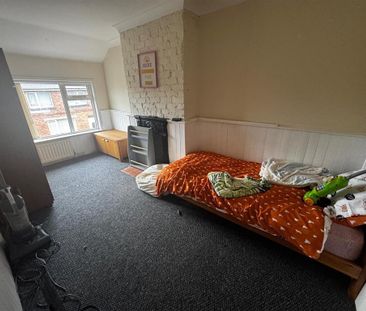 2 bedroom end of terrace house to rent - Photo 3