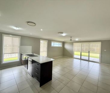 2 Bowerbird Close, Aberglasslyn - Photo 2