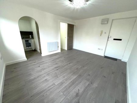 Studio to rent - Photo 2