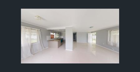 Stunning 3-Bedroom Gem with Two Parking Spaces – Newly & Luxuriously Renovated! - Photo 3