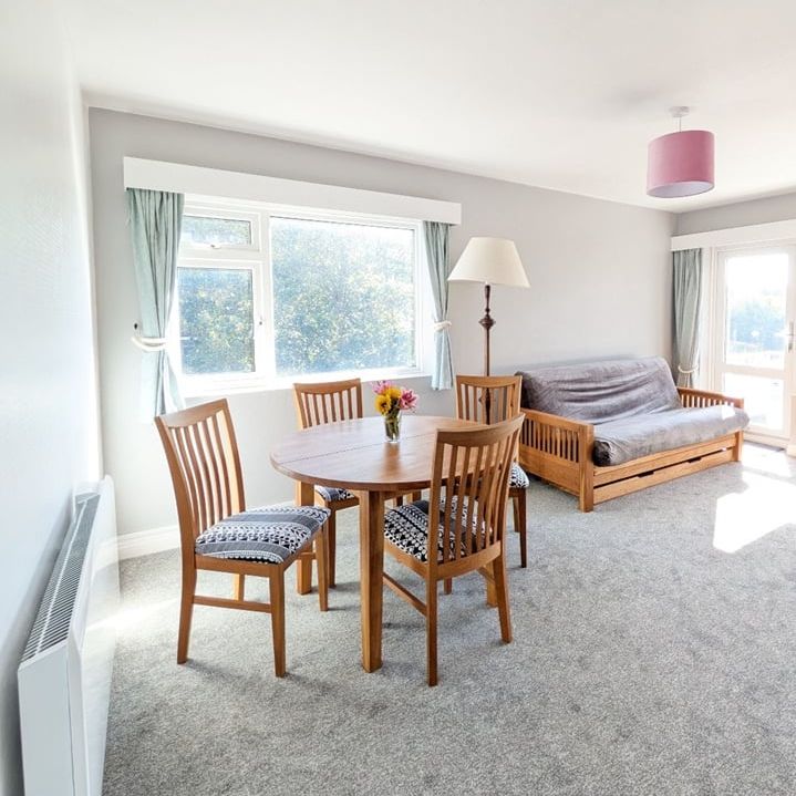 2 Bed Flat, Palmeira House, BN3 - Photo 1