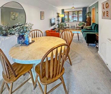 3 bedroom semi-detached house to rent - Photo 4