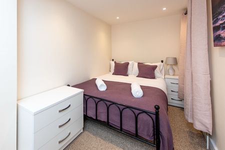 4 Bed Terraced House, Dover Street, SO14 - Photo 4