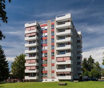 Bright, large and modern - Photo 1