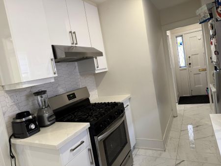 For Lease - 23 Fairbank Avenue, Toronto, Ontario - Photo 3