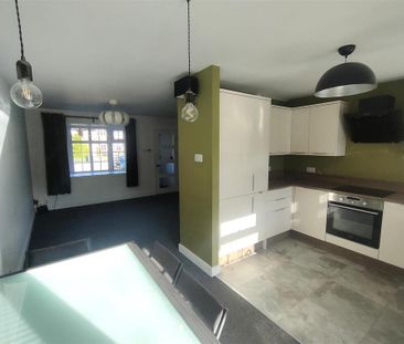 2 bedroom semi-detached house to rent - Photo 2