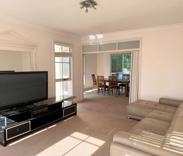 Elegant 5-Bedroom Family Home in Prime Balwyn North Location - Photo 3