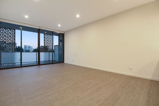 Nearly Brand New 2 Bedroom Apartment - To be the first Inspection! - Photo 1