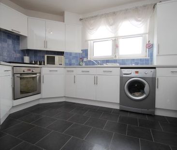 Lochranza Court, Motherwell, ML1 - Photo 5