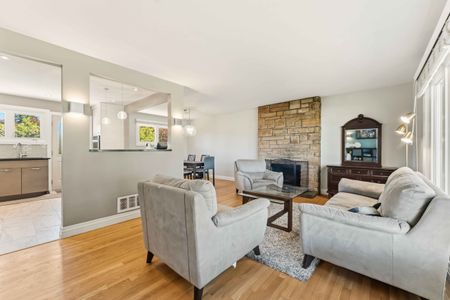 15 15 ULLSWATER Drive, K2H 5H3, Ontario - Photo 2