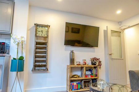 Marlborough Road Room 5 - Photo 3