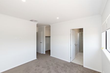 QUALITY BUILT FAMILY HOME IN POPULAR LOCATION - Photo 2
