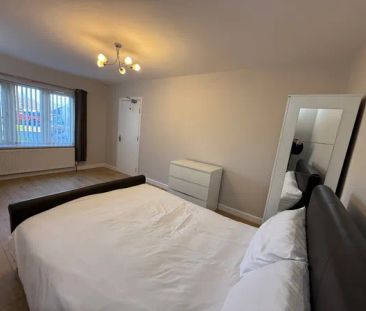 ROOM 1, Middleton Boulevard, Property for rent - Photo 2