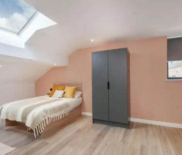 Skylight Studio - Photo 6