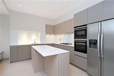 A superb 4 bedroom apartment on the 3rd floor of a popular Kensington Mansion block. - Photo 5