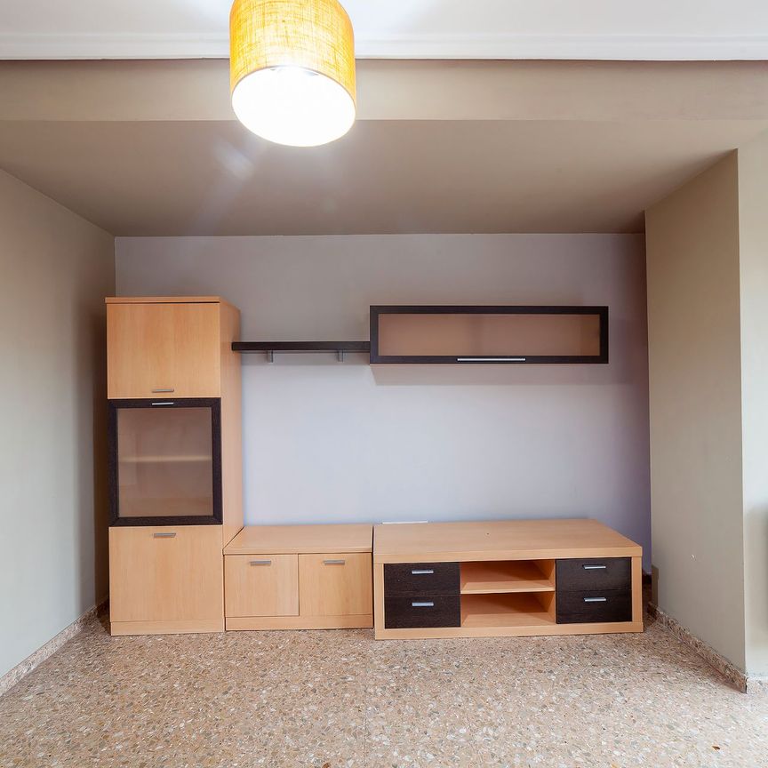 Piso de alquiler en Calle Rigoberta Menchú, Aldaia - Photo 1