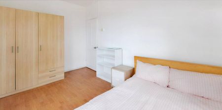 3 bedroom flat to rent - Photo 3