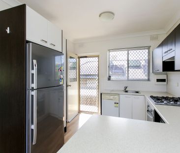 Modern two bedroom unit - Photo 4