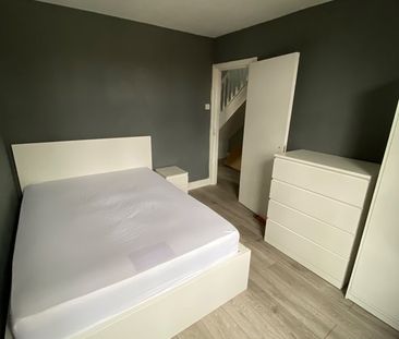 Room in a Shared House, Datchet Road, SE6 - Photo 4