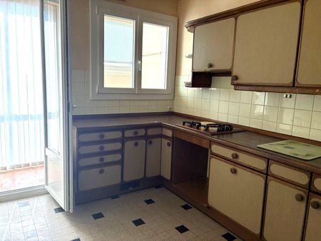 Location Appartement 4 pièces 76m² GUILHERAND GRANGES 07500 - Photo 5