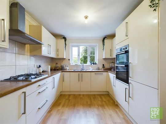 4 bedroom detached house to rent - Photo 1