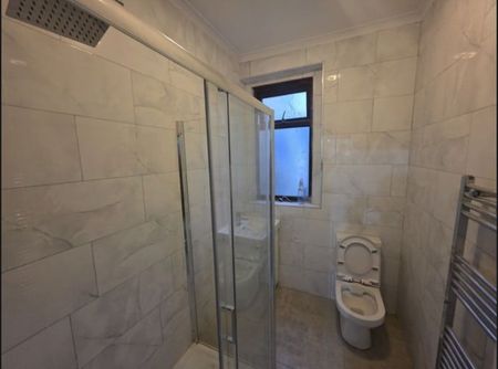 4 Bed Semi-Detached House, Grange Road, IG1 - Photo 3