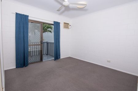 CHARMING TWO BEDROOM TOWNHOUSE ON CITY FRINGE - Photo 2