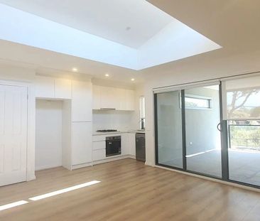 Location & Convenience - Photo 4