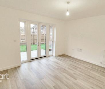 2 bedroom end of terrace house to rent - Photo 1