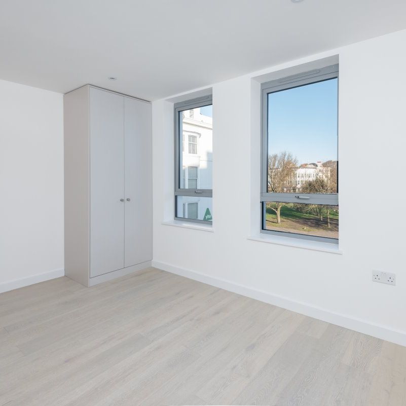 Lace House - Photo 1