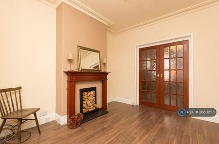2 bedroom terraced house to rent - Photo 4