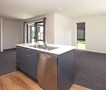 Modern Home, Family Ready - Photo 4