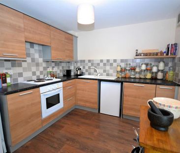 2 bedroom flat to rent - Photo 3