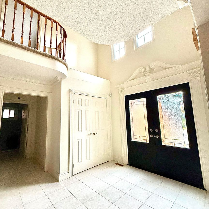 For Lease - 492 Palmtree Crescent, Oshawa, Ontario - Photo 1