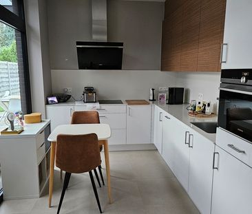 Gerenoveerde woning met leegstaande kamer - Foto 1