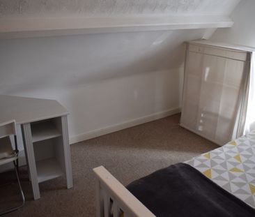 Double Loft Room- Easy City Access - Photo 1