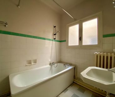 Location Appartement 3 pièces 84m² AVIGNON 84000 - Photo 6