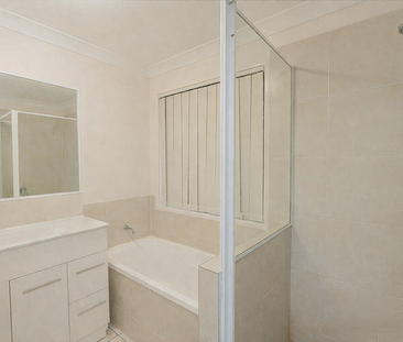 Comfortable Family Living in Peaceful Gracemere Location - Photo 5