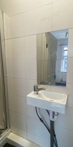Room in a Shared House, Sweet Briar Walk, N18 - Photo 4