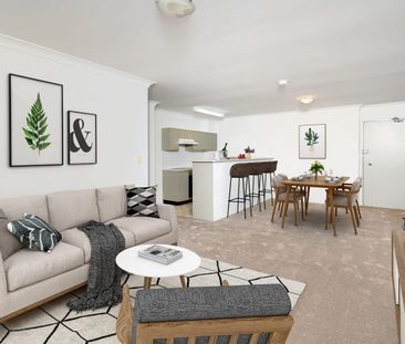 BRIGHT AND SPACIOUS PARK-SIDE LIVING, NOT TO BE MISSED! - Photo 1