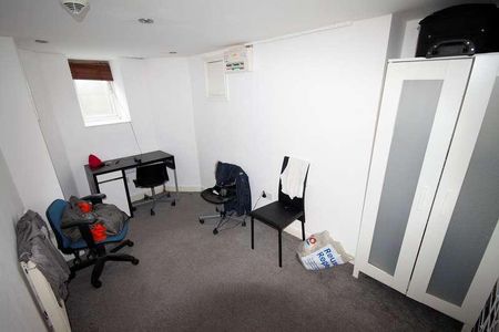 Hartley Crescent, Woodhouse, Leeds, LS6 - Photo 5