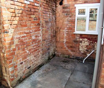 2 bedroom terraced house to rent - Photo 6