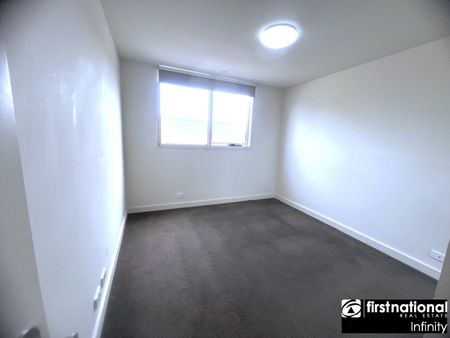 Excellent Location, Great size, Convenience is the key - Photo 5