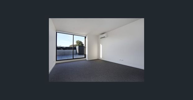 Private Sanctuary in the Heart of Box Hill - Photo 1