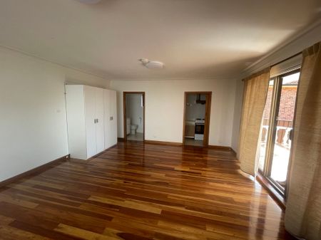 Bright One Bedroom House - Photo 3