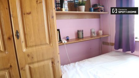 Tidy room in 3-bedroom houseshare, North Central Area Dublin - Photo 2