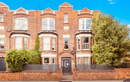 2 Bed Penthouse, St. Marys Road, NW10 - Photo 2