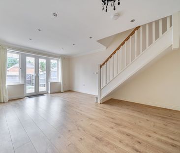 Woodland Gardens, Hindhead - 2 bedrooms Property for lettings - Sey... - Photo 2